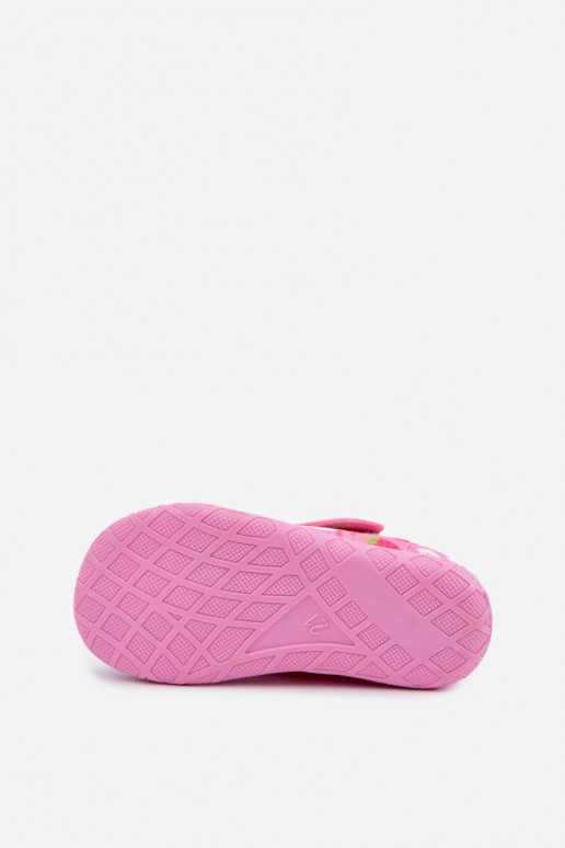Zapatillas infantiles Milami con cierres adhesivos y fresas y flores en rosa Jasimrra