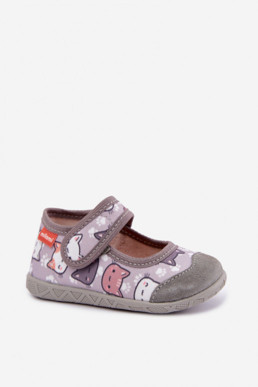 Zapatillas infantiles Milami con cierres adhesivos y gatos en gris Esnia