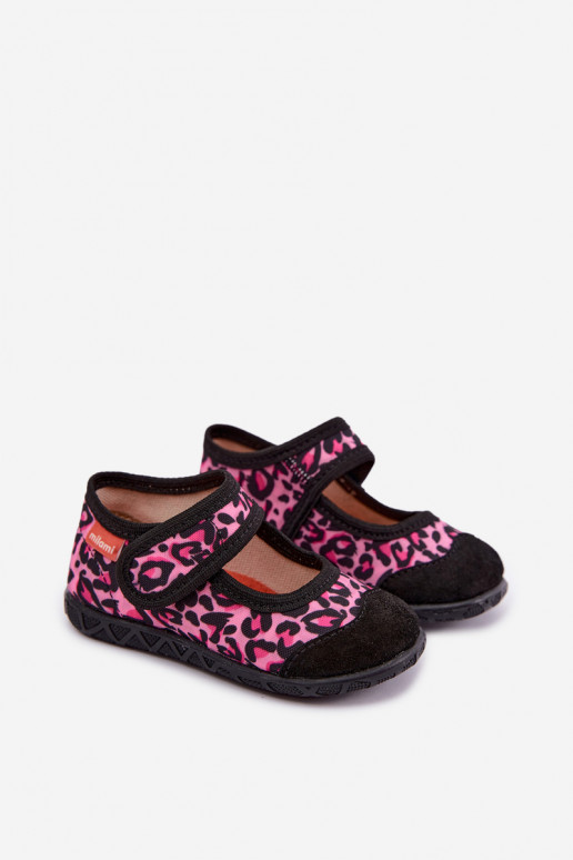 Zapatillas infantiles Milami con cierres adhesivos y patrones de leopardo en rosa y negro Esnia