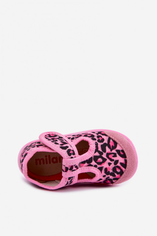 Zapatillas elásticas infantiles Milami con cierres adhesivos y patrones de leopardo en rosa Ambette