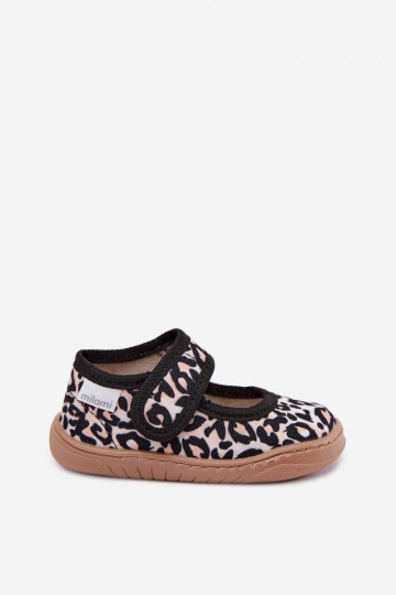 Bailarinas infantiles con estampado de leopardo color arena Caelia 2