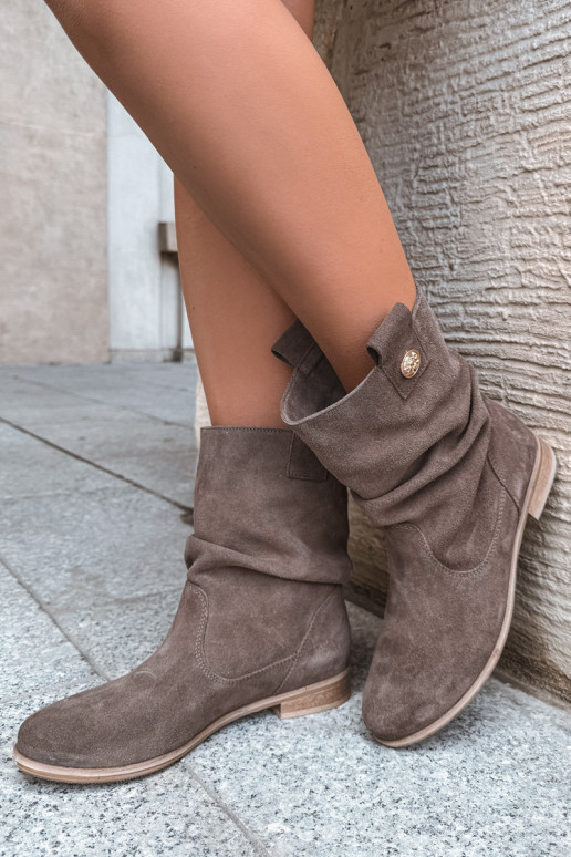 Zapatos de mujer de ante sintético con volantes Zazoo 4210 en color marrón