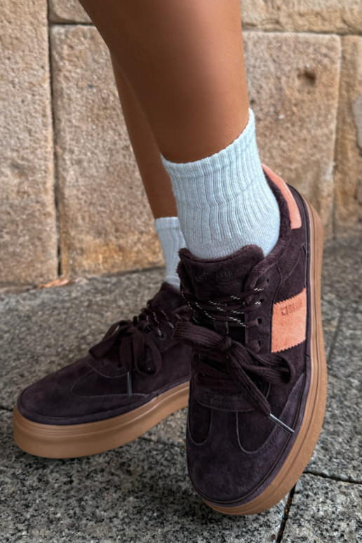 botas de estilo sneaker de ante sintético para mujeres aisladas Big Star UU274770 color chocolate