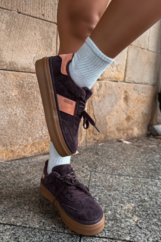 botas de estilo sneaker de ante sintético para mujeres aisladas Big Star UU274770 color chocolate
