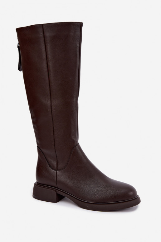 botas altas para mujeres con tacones anchos aisladas D&A JC62-1036 en color chocolate