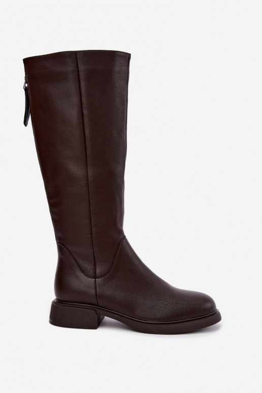botas altas para mujeres con tacones anchos aisladas D&A JC62-1036 en color chocolate