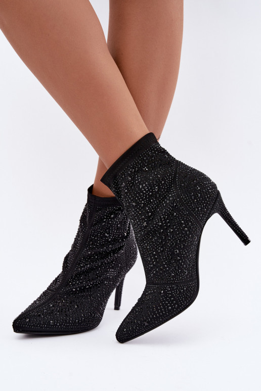 botines decorados con tacones finos S.Barski HY62-8138 en negro