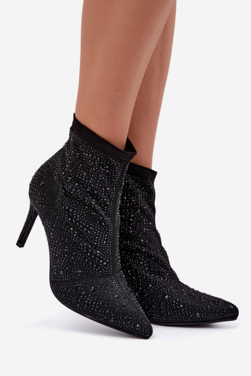 botines decorados con tacones finos S.Barski HY62-8138 en negro