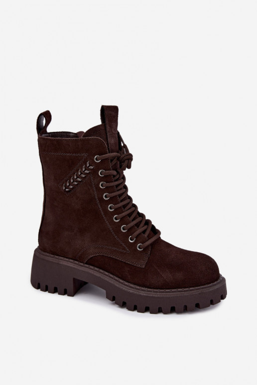 botines de trabajo para mujeres de ante sintético aislados D&A JC62-1035 en color chocolate