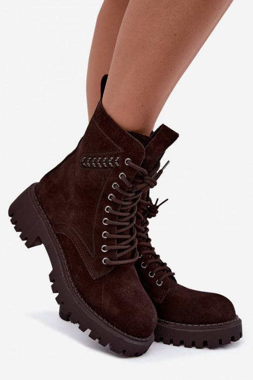 botines de trabajo para mujeres de ante sintético aislados D&A JC62-1035 en color chocolate