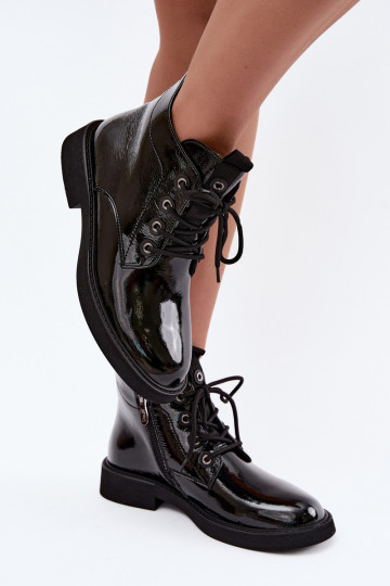 botines con efecto charol aislados con tacones anchos D&A CR62-3338 en negro