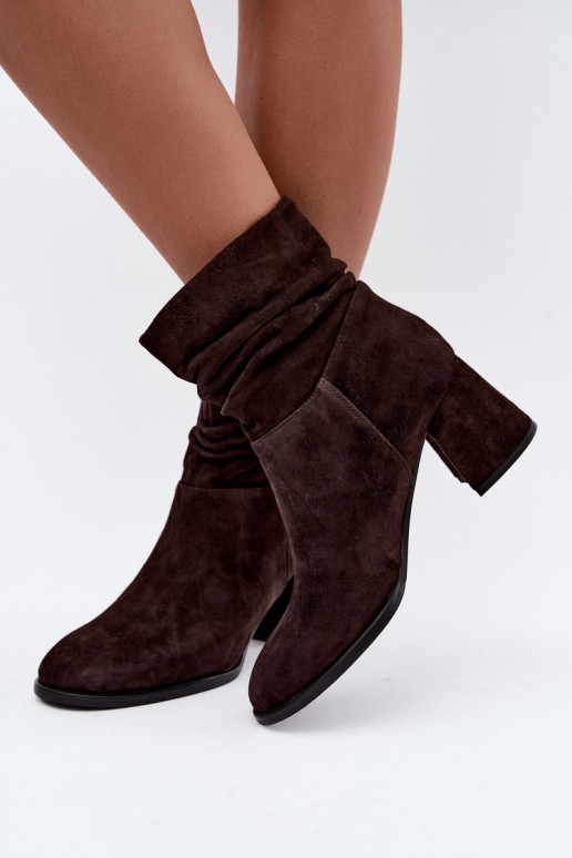 Botines de ante natural con arrugas y tacones D&A JC62-1021 chocolate