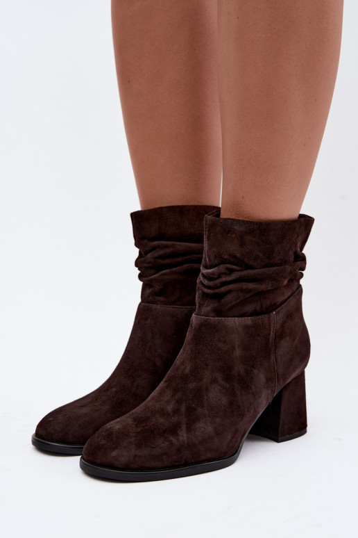 Botines de ante natural con arrugas y tacones D&A JC62-1021 chocolate