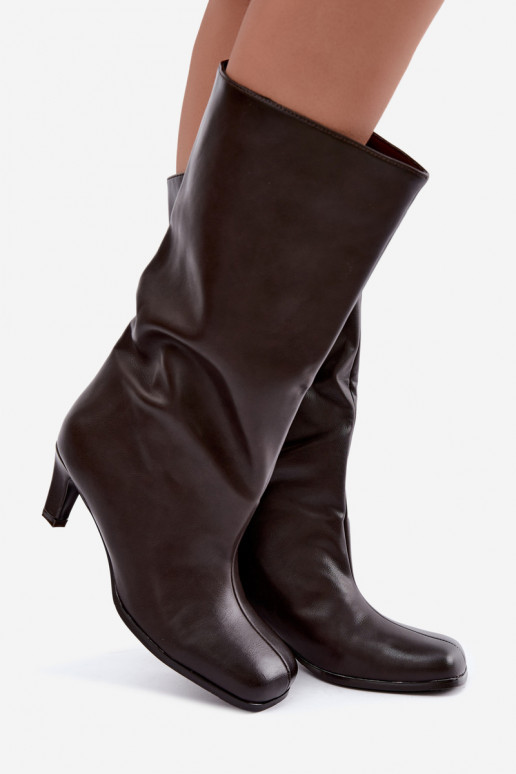 Botas largas sin cordones con tacones chocolate Caldira