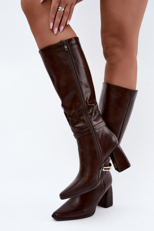 Botas altas cálidas con correas decorativas y tacón bloque en chocolate Luvessa