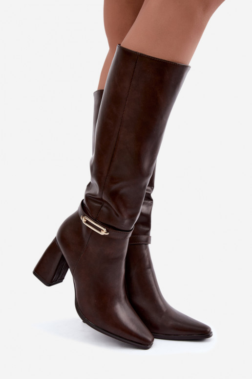 Botas altas cálidas con correas decorativas y tacón bloque en chocolate Luvessa
