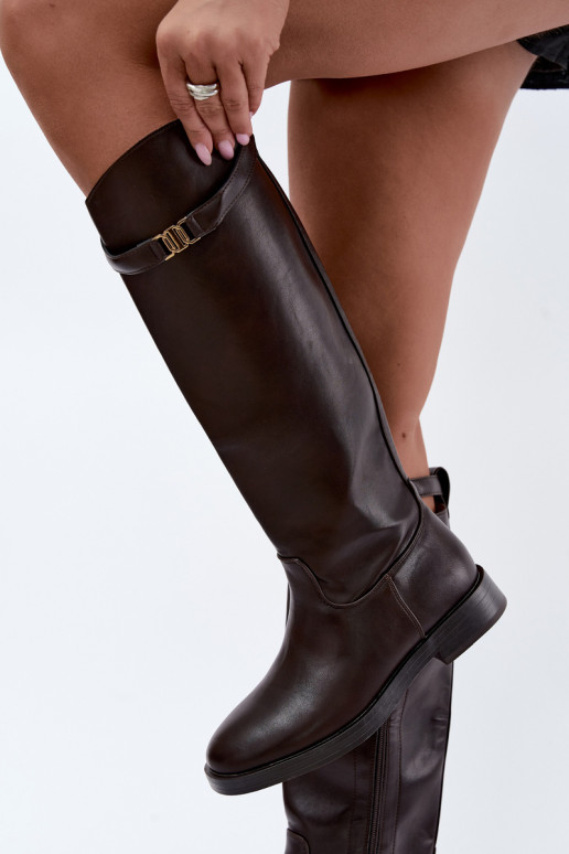 Botas altas para mujer con tacones anchos y correas decorativas en color chocolate Tarelle