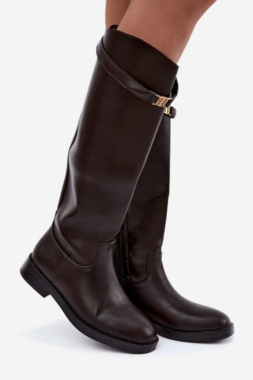 Botas altas para mujer con tacones anchos y correas decorativas en color chocolate Tarelle