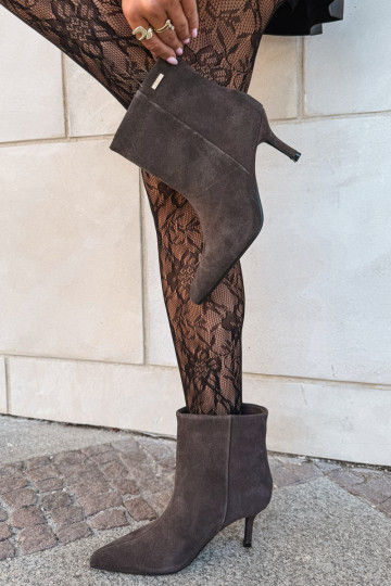 Botas de ante con tacones finos y aislamiento, tipo slip-on Big Star UU274492 marrones