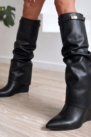 Botines negros en plataforma con caña doblada Elissabeth