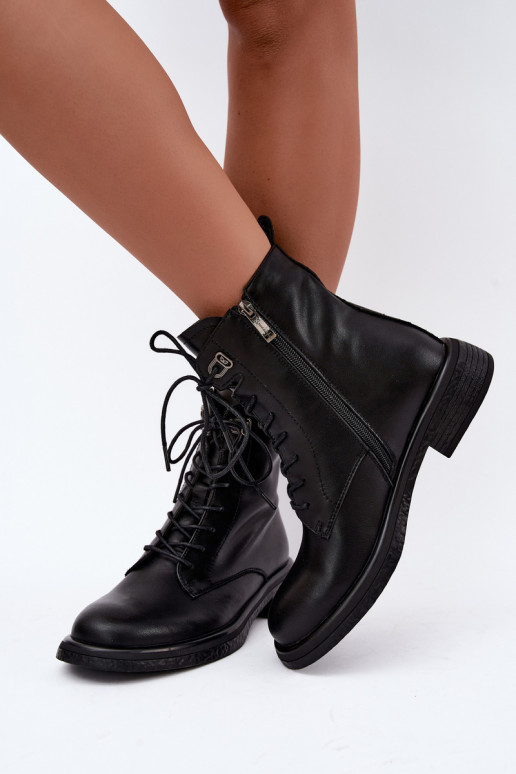 Botines de cuero aislados Tai turiciejka K7751-01 en negro