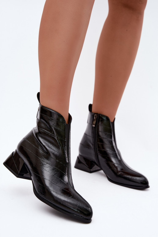 Botines de cuero aislados Klocke Tai turiciejka K7675-01 en negro