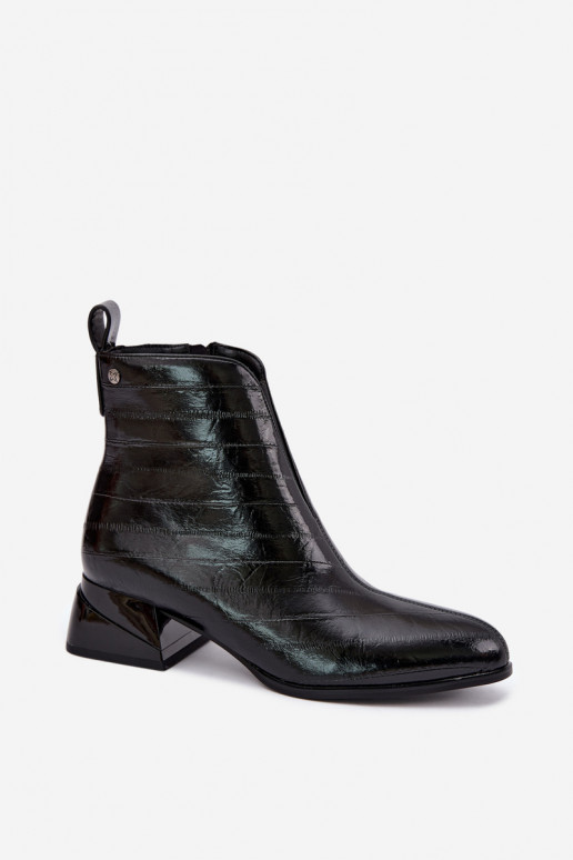 Botines de cuero aislados Klocke Tai turiciejka K7675-01 en negro