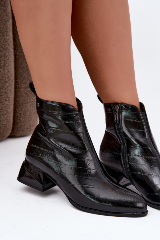 Botines de cuero aislados Klocke Tai turiciejka K7675-01 en negro