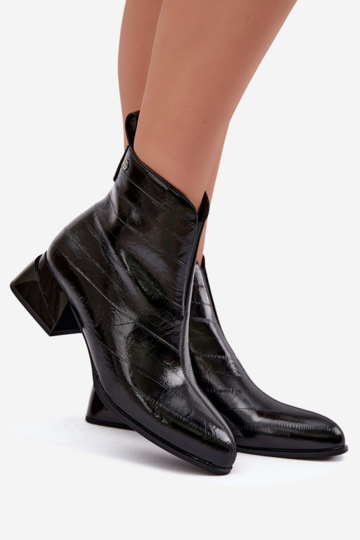 Botines de cuero aislados Klocke Tai turiciejka K7675-01 en negro