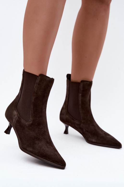 Botas de ante aisladas con tacones Tai turiciejka K7756-02 en chocolate