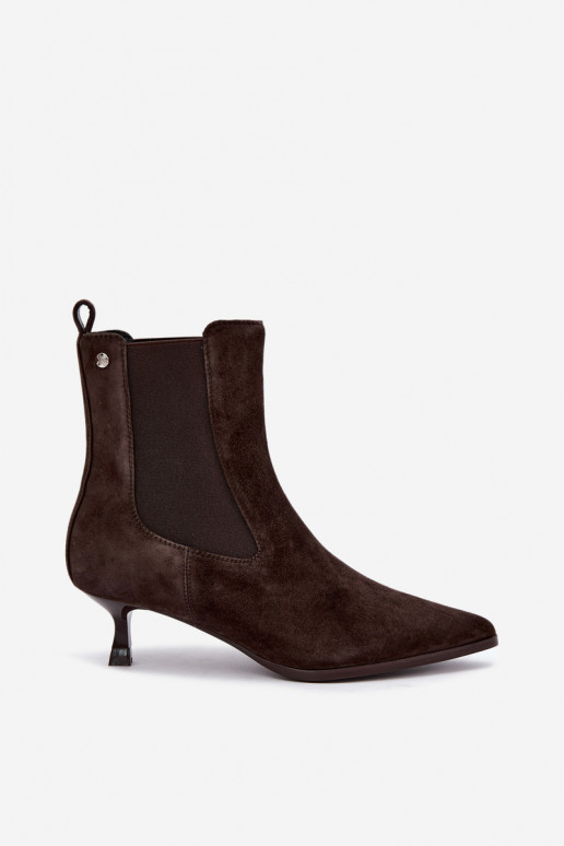 Botas de ante aisladas con tacones Tai turiciejka K7756-02 en chocolate