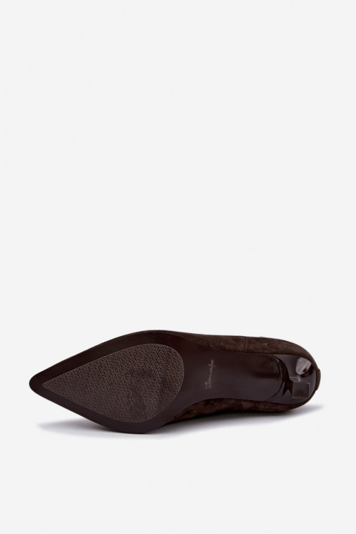 Botas de ante aisladas con tacones Tai turiciejka K7756-02 en chocolate