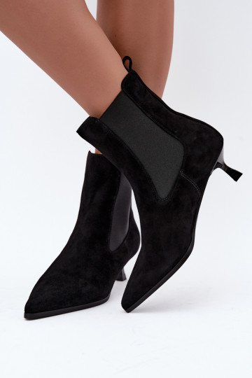 Botas de ante aisladas con tacones Tai turiciejka K7756-01 en negro