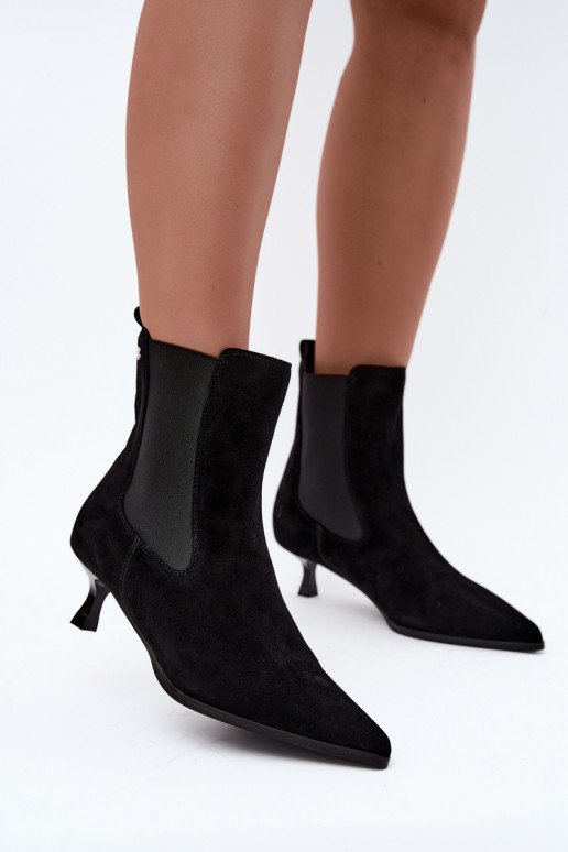 Botas de ante aisladas con tacones Tai turiciejka K7756-01 en negro