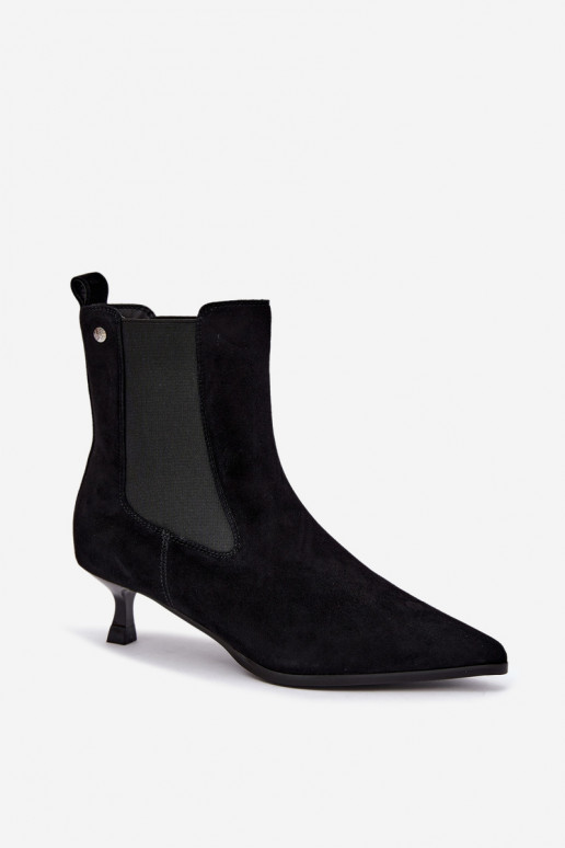 Botas de ante aisladas con tacones Tai turiciejka K7756-01 en negro