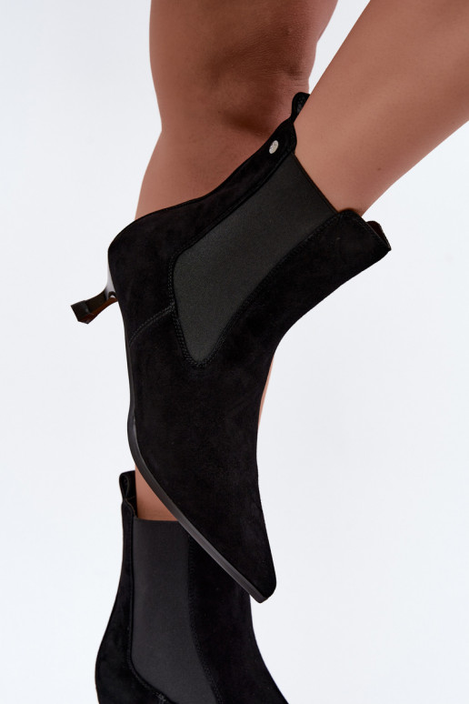 Botas de ante aisladas con tacones Tai turiciejka K7756-01 en negro