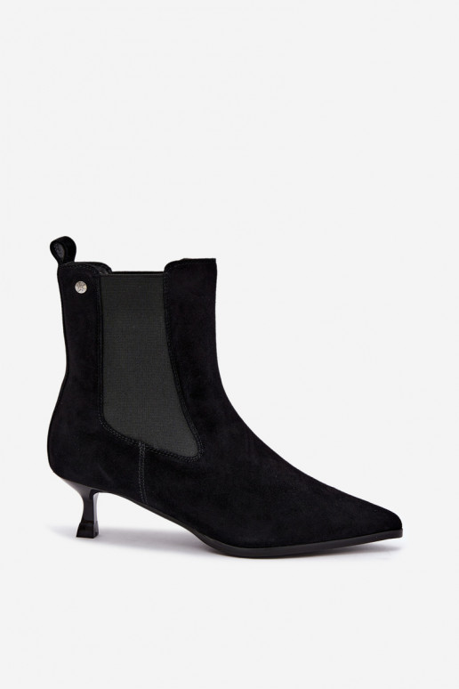 Botas de ante aisladas con tacones Tai turiciejka K7756-01 en negro