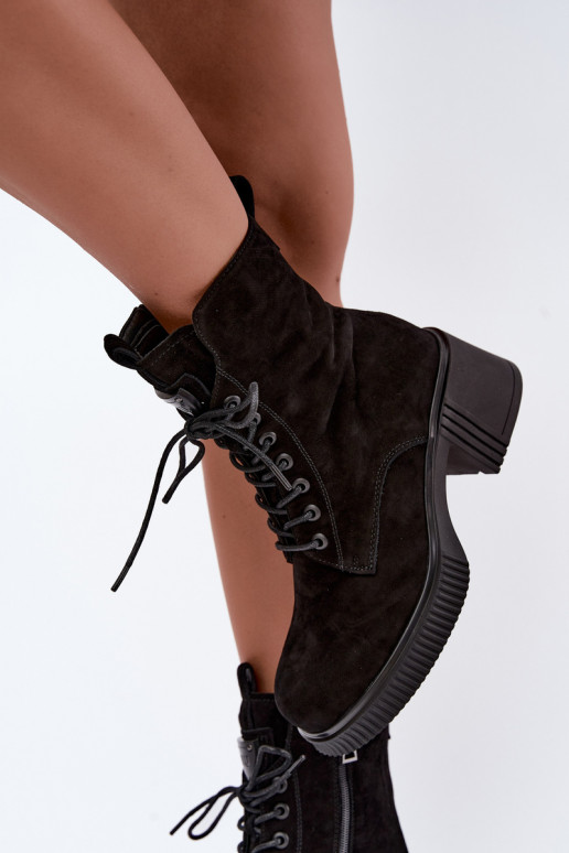 Botines de ante aislados Klocke Tai turiciejka K7675-23 en negro