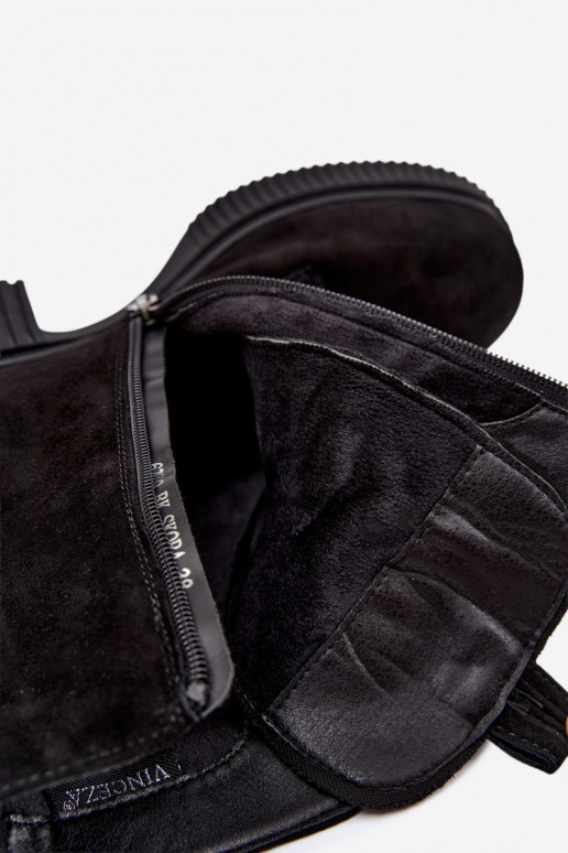 Botines de ante aislados Klocke Tai turiciejka K7675-23 en negro