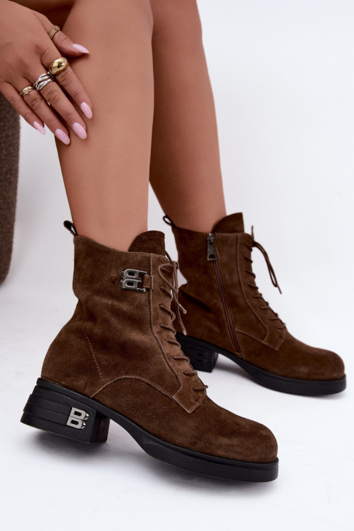 Botas de mujer de ante sintético aisladas Vinceza 67044 marrón