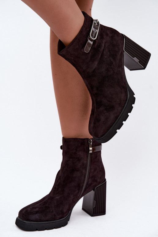 Botines aislados de ante sintético con tacón Vinceza 91172 chocolate