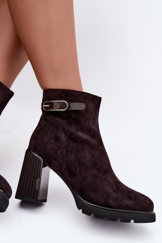 Botines aislados de ante sintético con tacón Vinceza 91172 chocolate