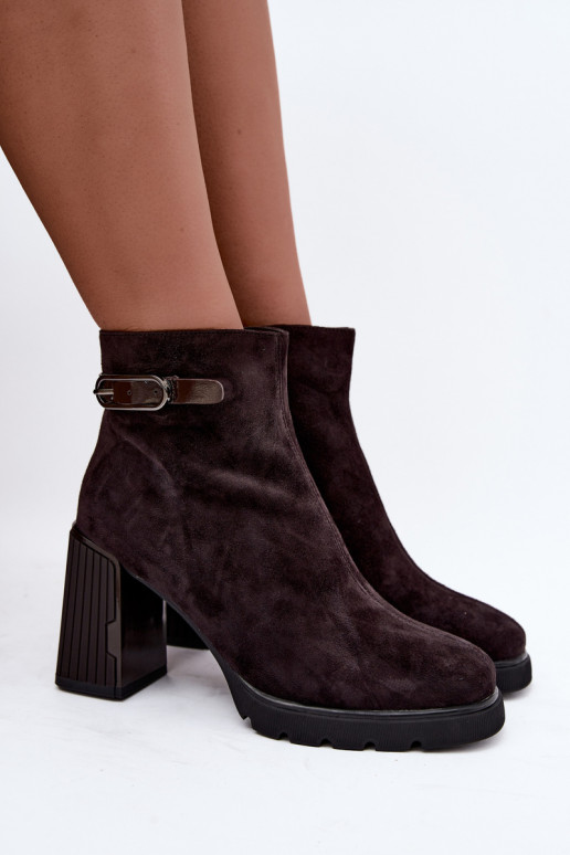 Botines aislados de ante sintético con tacón Vinceza 91172 chocolate