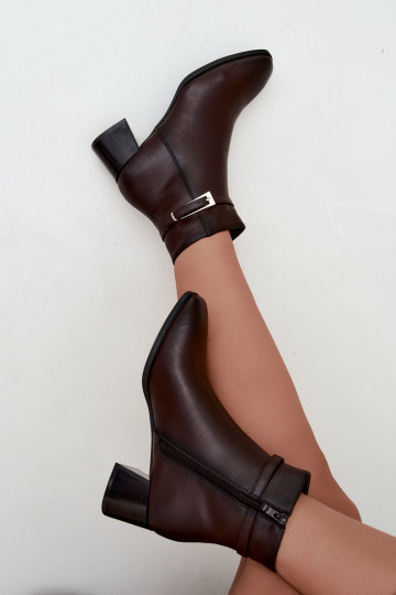Botines aislados para mujer con hebillas Sergio Leone BT-34 chocolate