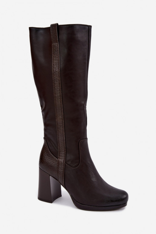 Botas largas aisladas con tacón chocolate Alessa