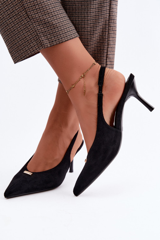 Zapatos negros con tacones abiertos y detalles dorados Renisa