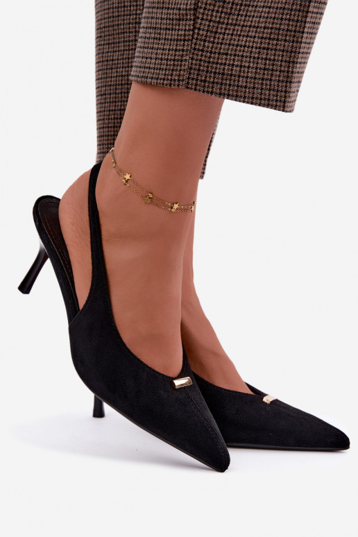 Zapatos negros con tacones abiertos y detalles dorados Renisa
