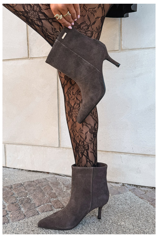 Botas de ante con tacones finos y aislamiento, tipo slip-on Big Star UU274492 marrones
