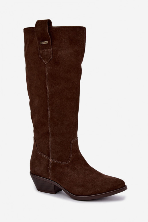 botas altas de ante sintético para mujeres con tacón bajo aisladas Big Star UU274519 color chocolate