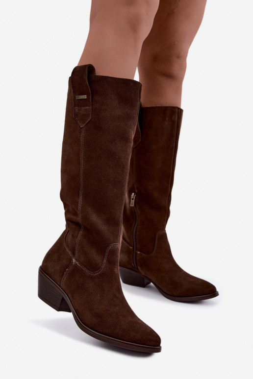 botas altas de ante sintético para mujeres con tacón bajo aisladas Big Star UU274519 color chocolate